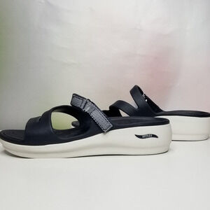 Skechers Women's Foamies Arch Fit Ascend-Admired Sandals Size  10 Navy  NWT